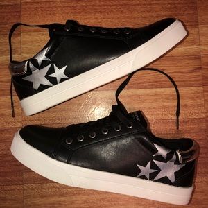 Arizona Jean Co. Black Sneakers